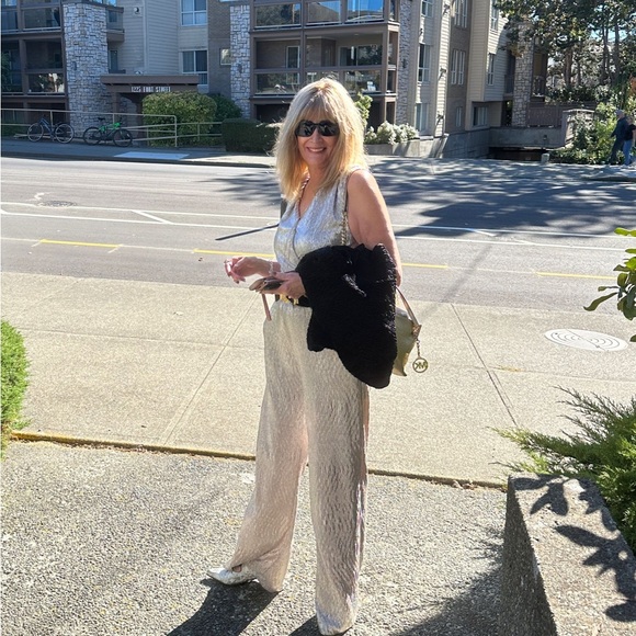 Meet your Posher, Marina - Picture 1 of 1